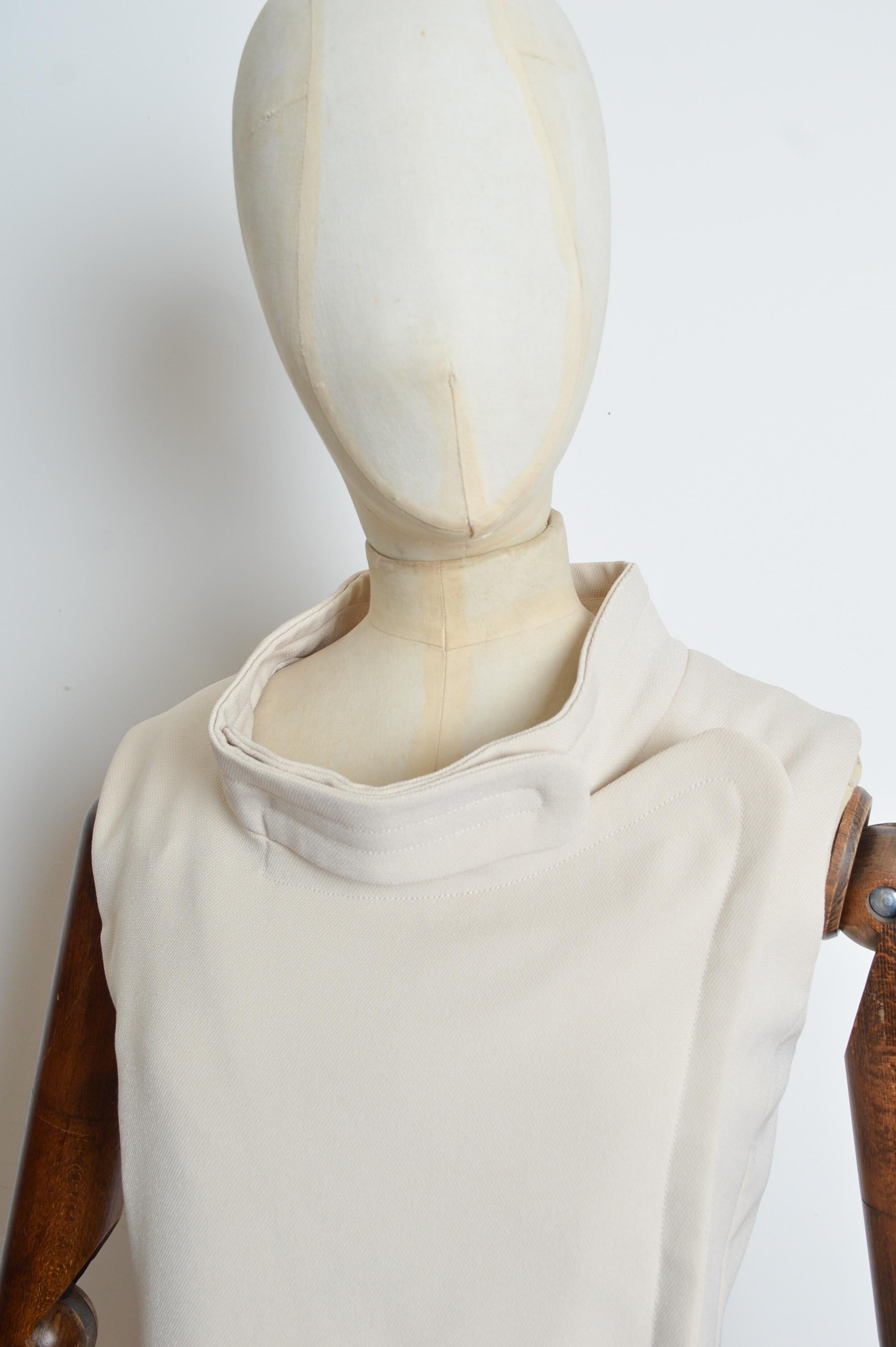 Fall 2009 MiuMiu Vintage Cream Space Age Mod Mini Dress - 1960's Style Shift For Sale 2