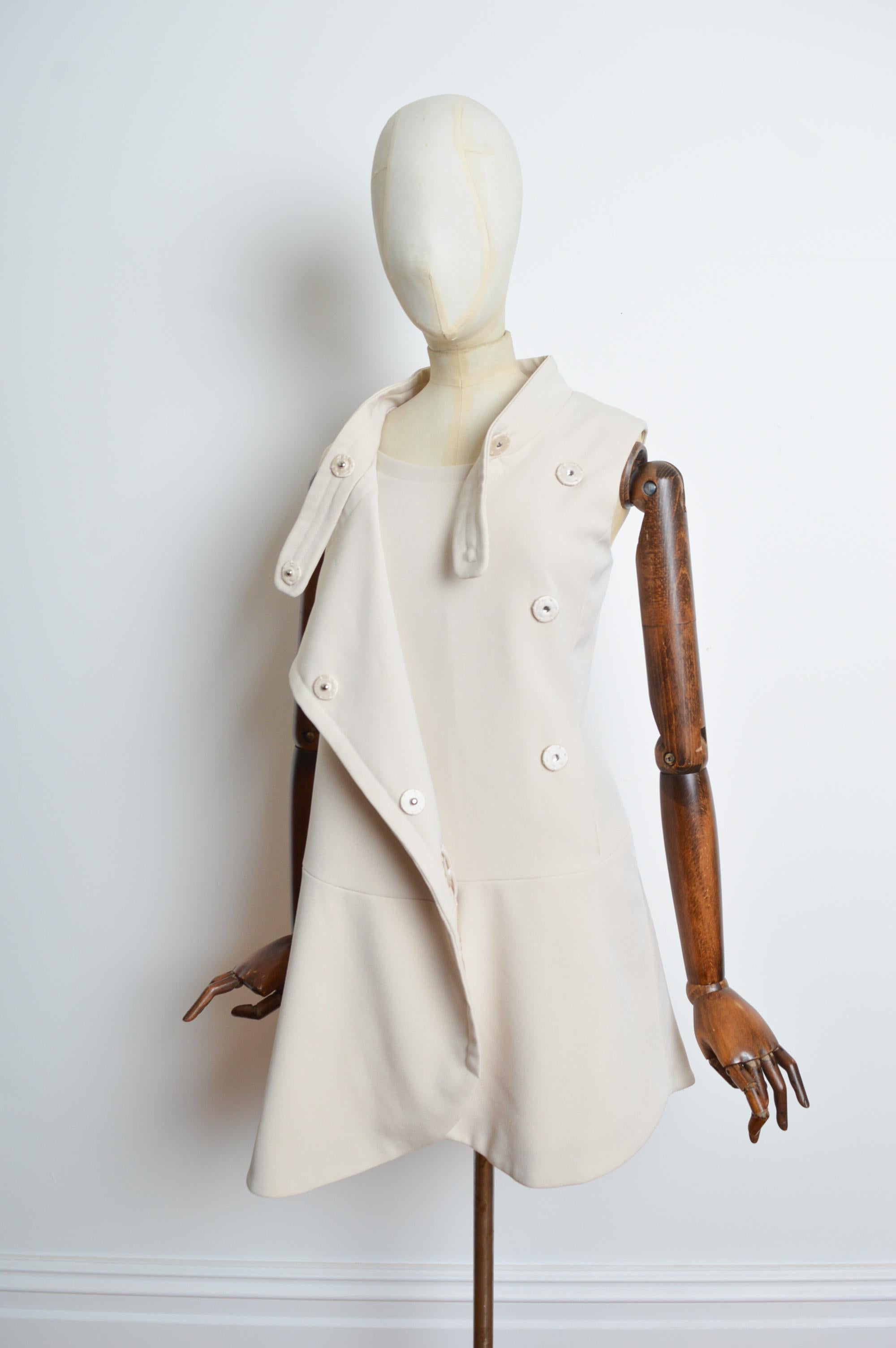 Fall 2009 MiuMiu Vintage Cream Space Age Mod Mini Dress - 1960's Style Shift For Sale 5