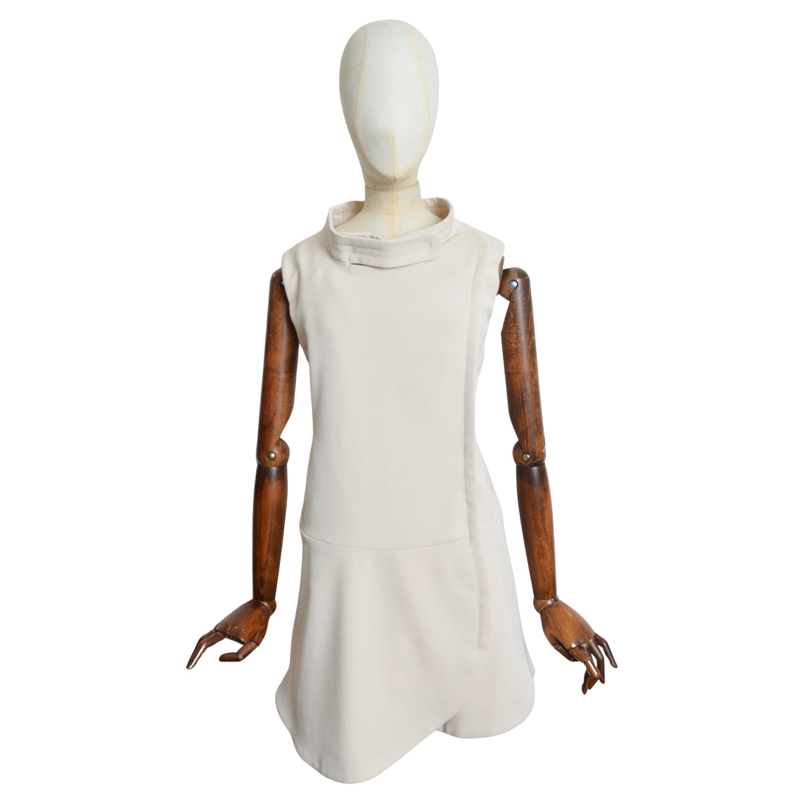 Fall 2009 MiuMiu Vintage Cream Space Age Mod Mini Dress - 1960's Style Shift For Sale