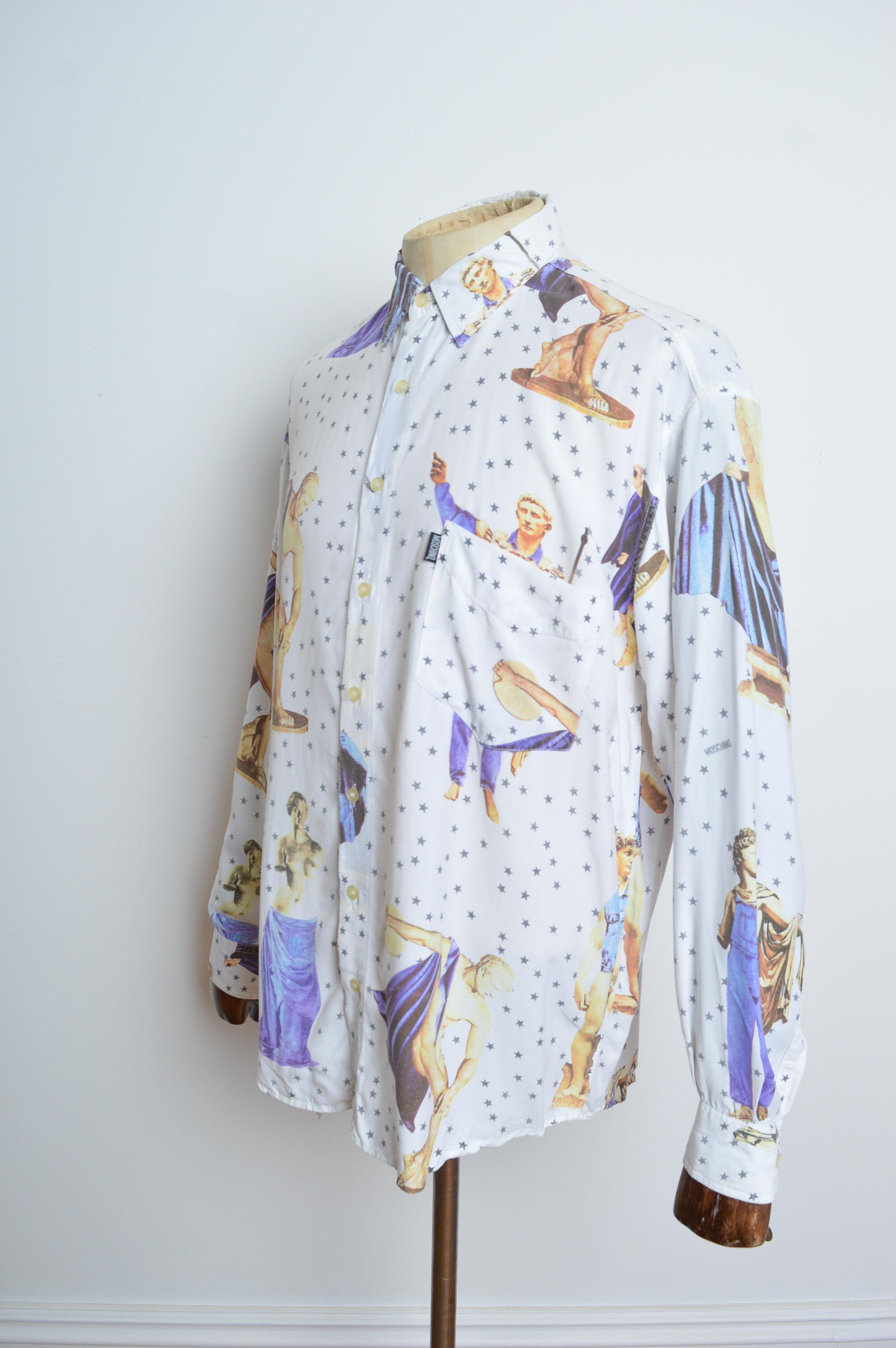 Archival MOSCHINO weißes Römisches Reich Skulptur Druck Rayon Shirt um 1990. im Angebot 5