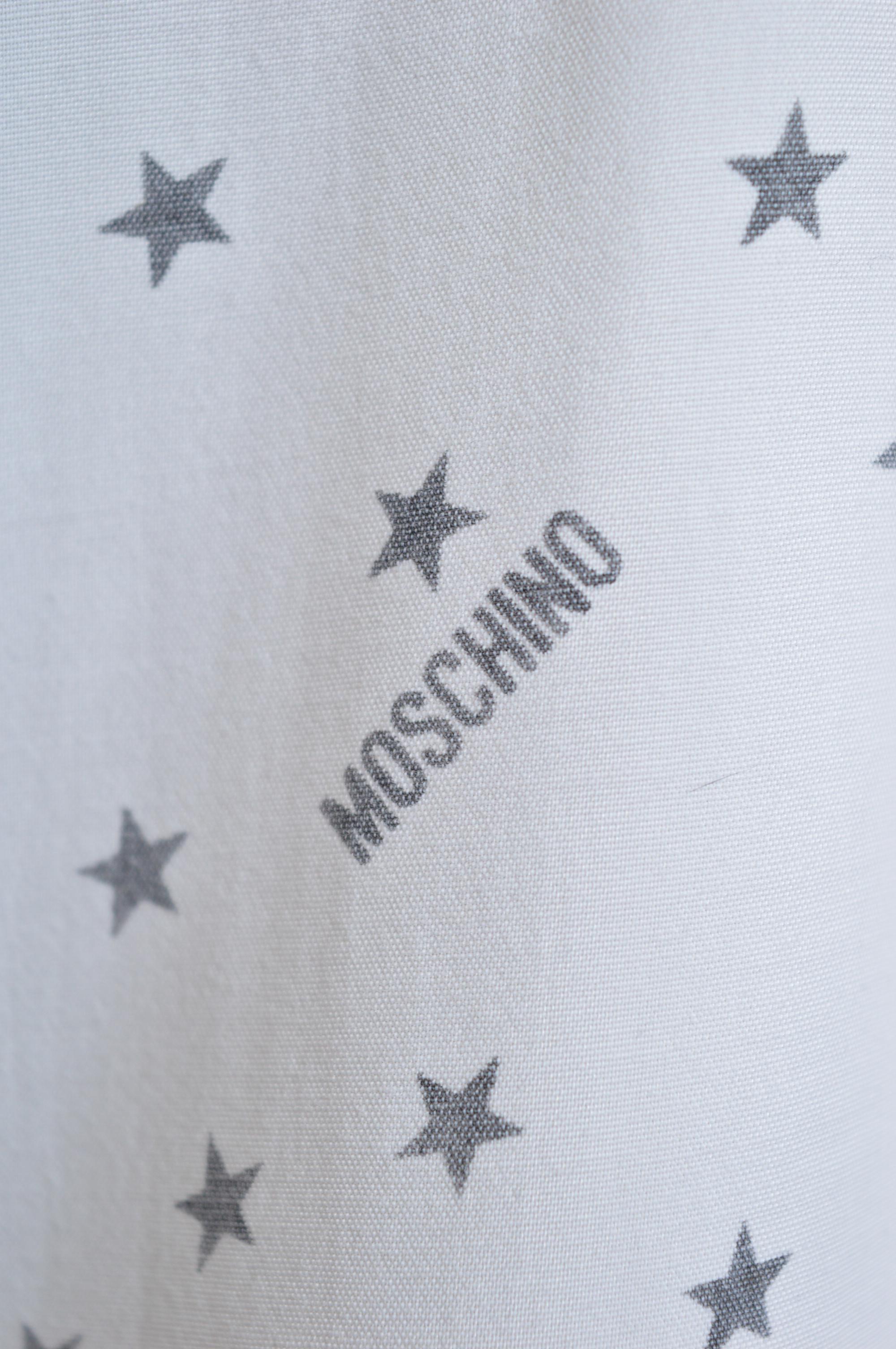 Archival MOSCHINO weißes Römisches Reich Skulptur Druck Rayon Shirt um 1990. im Angebot 9