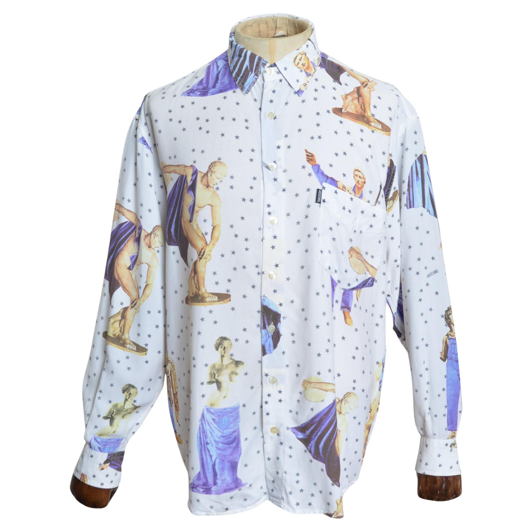 Archival MOSCHINO weißes Römisches Reich Skulptur Druck Rayon Shirt um 1990. im Angebot