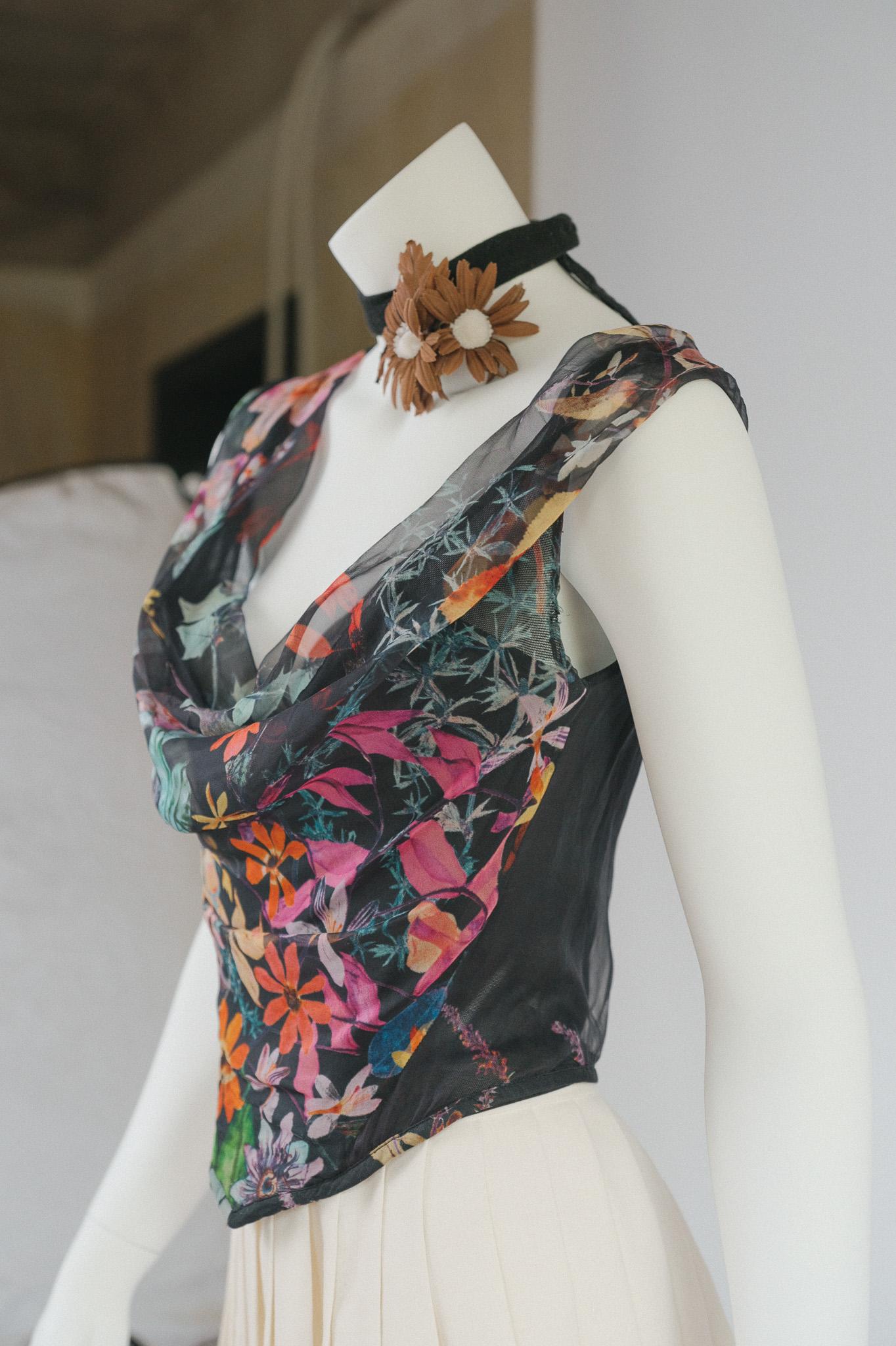 Archival Vivienne Westwood Corset 90s Vintage silk  In Good Condition In Berlin, DE