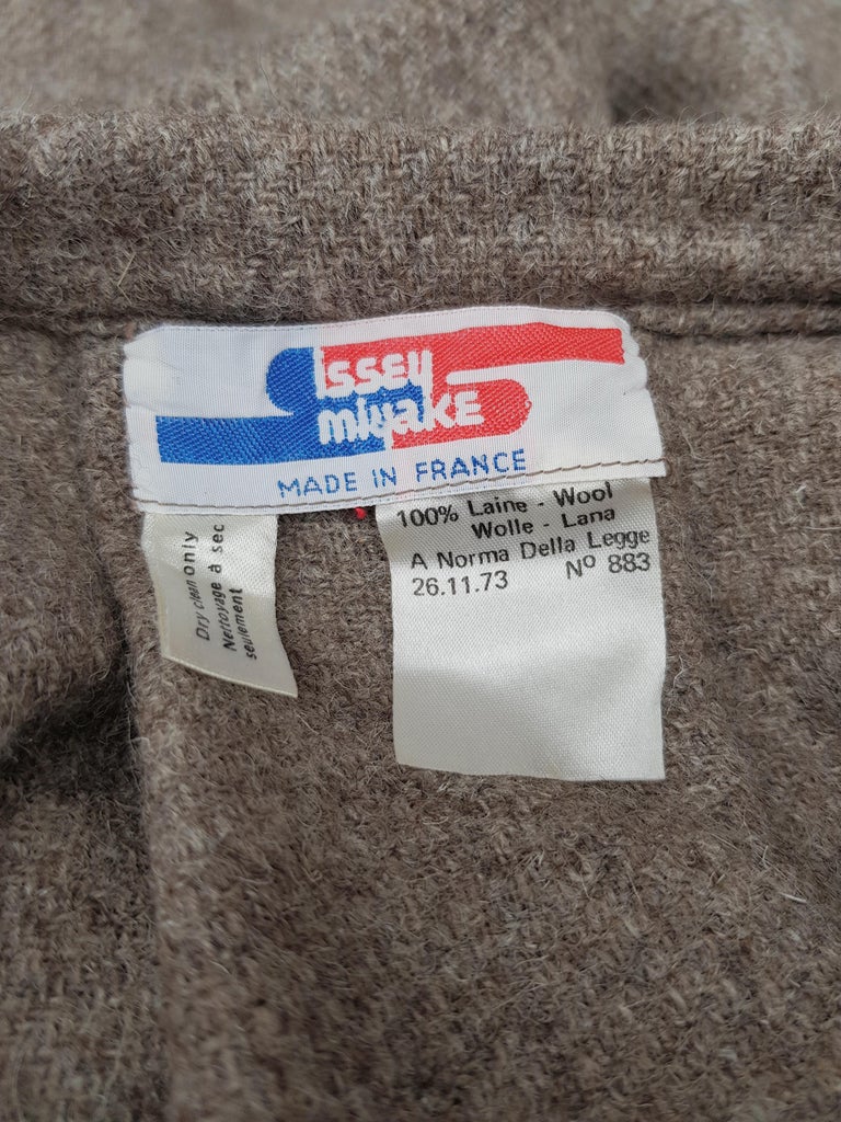   Archive ISSEY MIYAKE 1970 Coccon coat For Sale 2