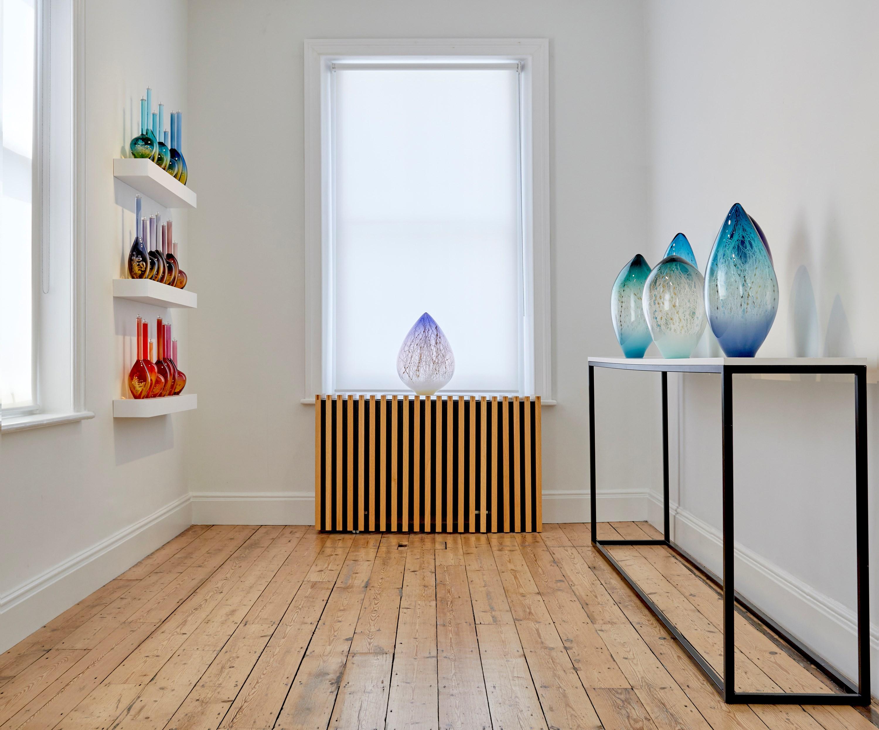 Archive of DNA: Allel 1 D7S820a, ein Kunstwerk aus Gold- und Aquaglas von Louis Thompson im Zustand „Neu“ im Angebot in London, GB