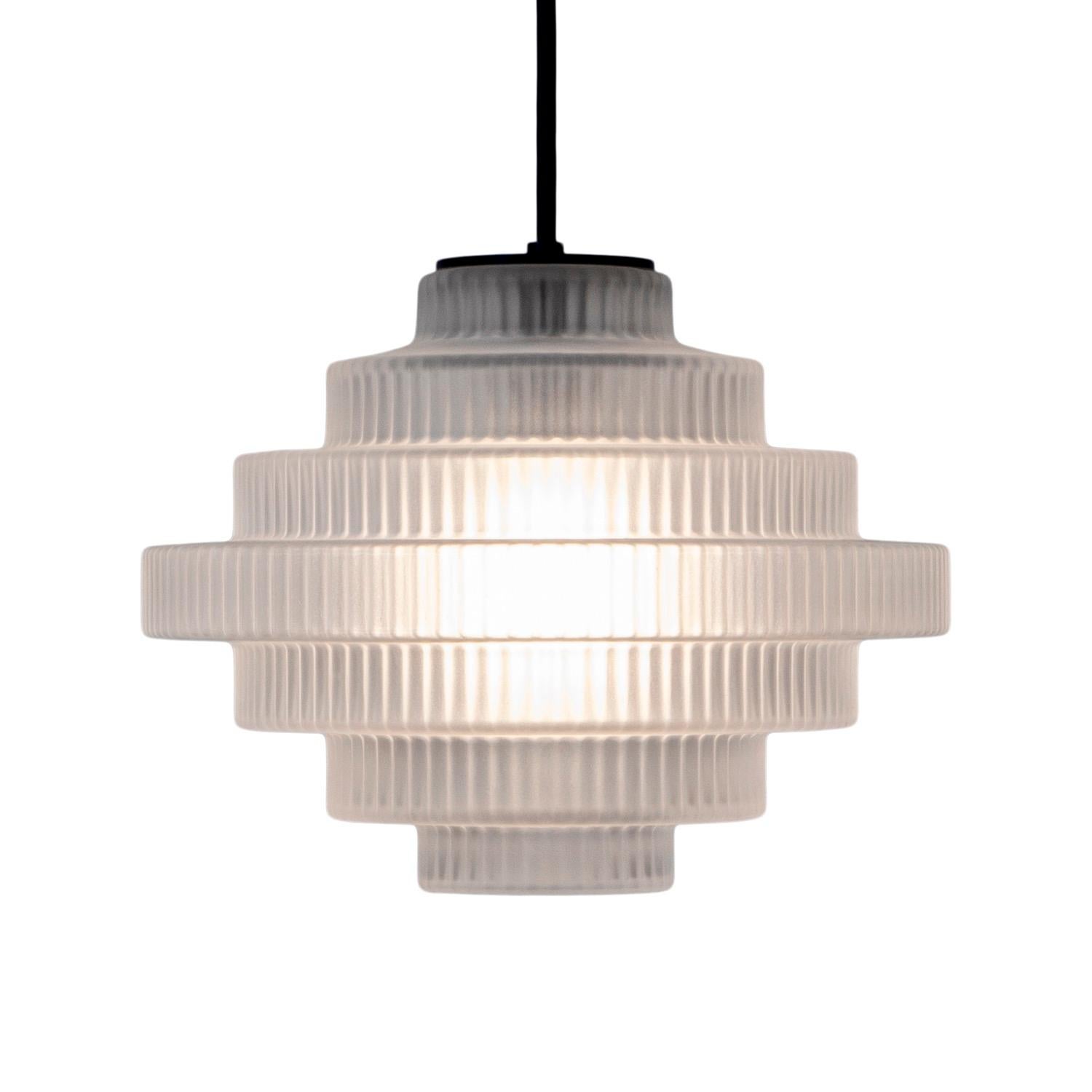 Lampada a sospensione Archive di Souda, vetro smerigliato, su ordinazione In condizioni Nuovo in vendita a Brooklyn, NY
