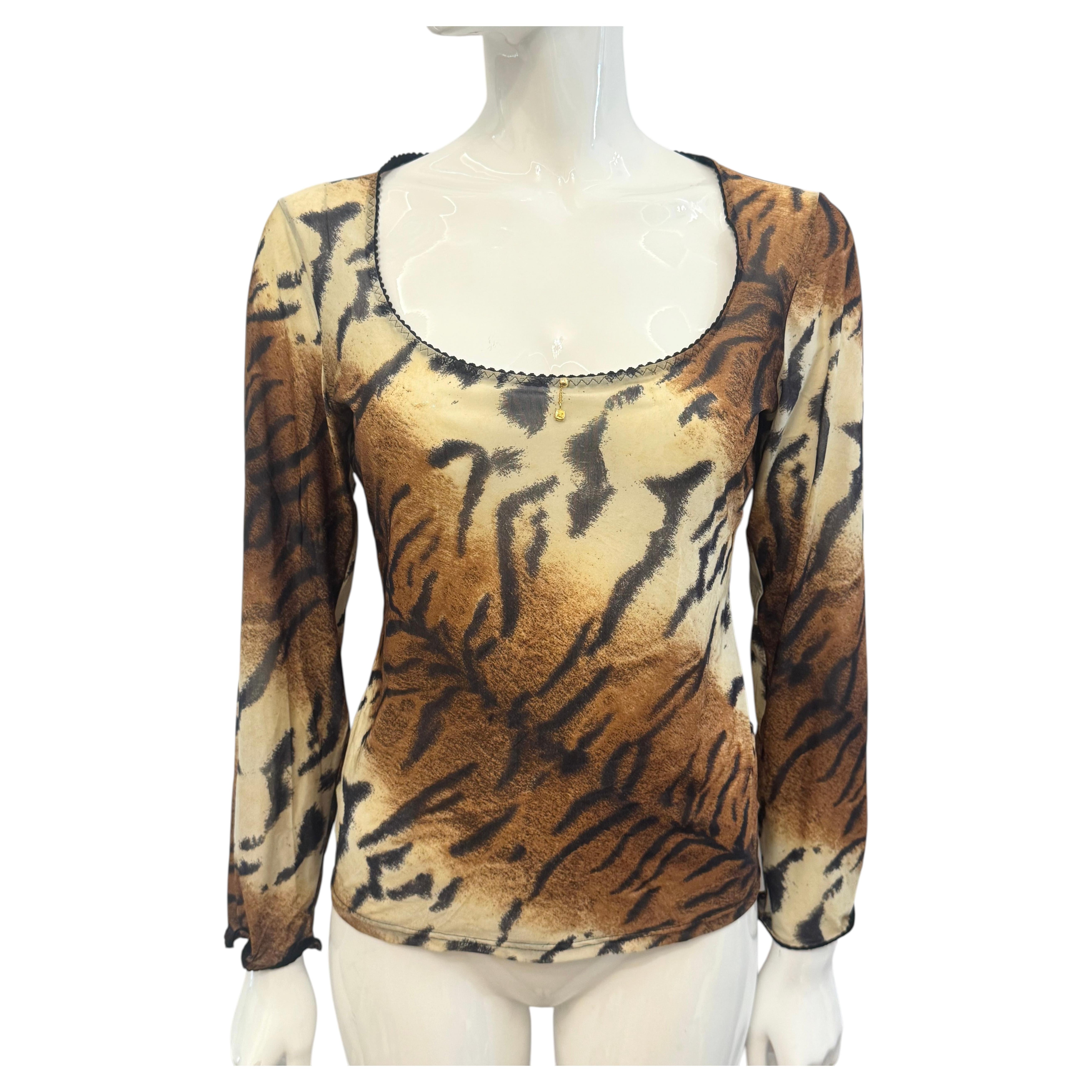 Archiv: Roberto Cavalli – Top aus Stretch-Mesh mit Tiger-Print und charakteristischem RC-Anhänger aus den 2000er Jahren