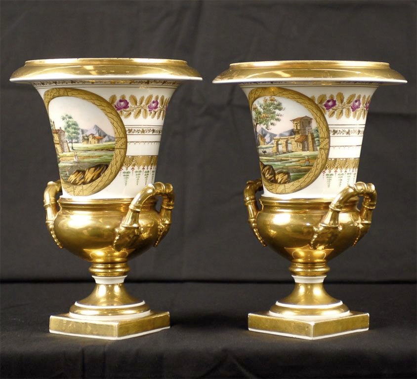 Stile impero Coppia di vasi Campana in porcellana del periodo Impero, parigini, 1815 circa in vendita