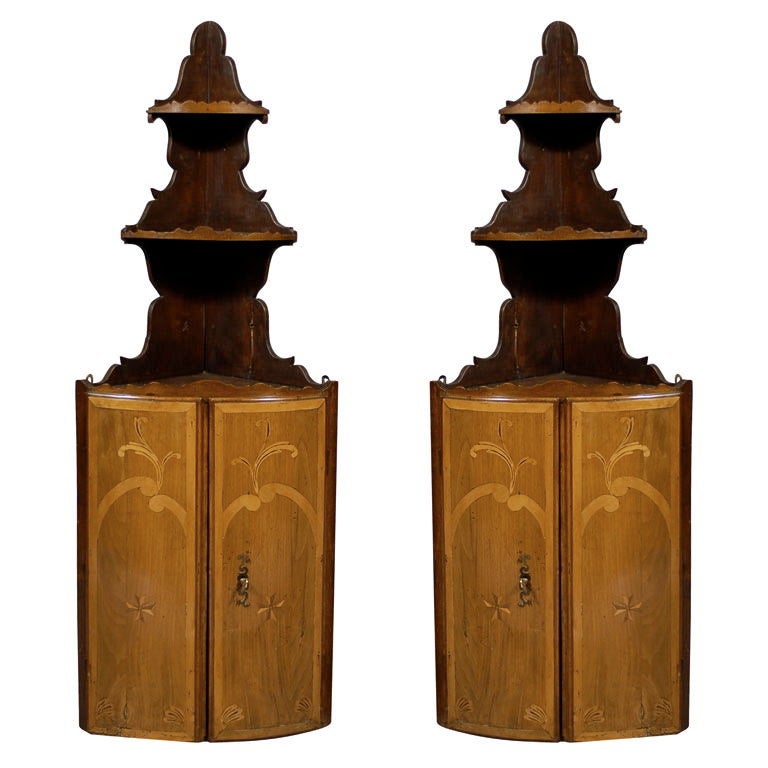 Pair of Large Inlaid Hanging Corner Cupboards in Walnut, France, circa 1790 For Sale 4