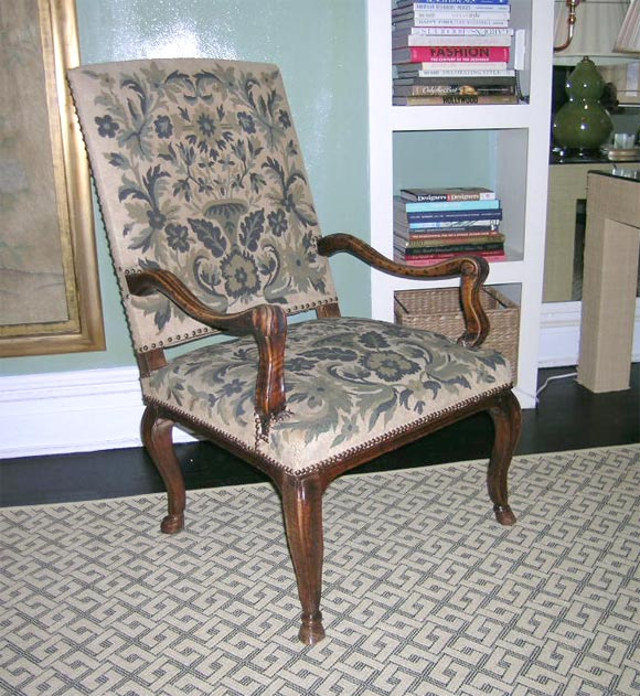 Regence Period Walnut Fautevil A La Reine