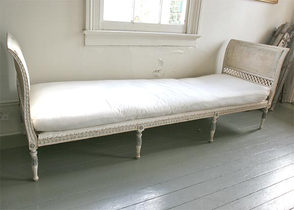 Gustavian bench