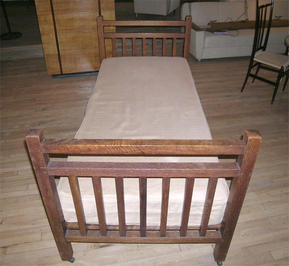gustav stickley daybed In Excellent Condition In Hudson, NY