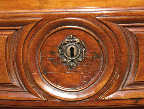 XVIII sec. Commode in noce in vendita 4