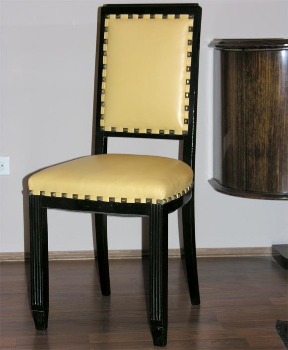 Mid-Century moderno Set di sei sedie del Medioevo in vendita