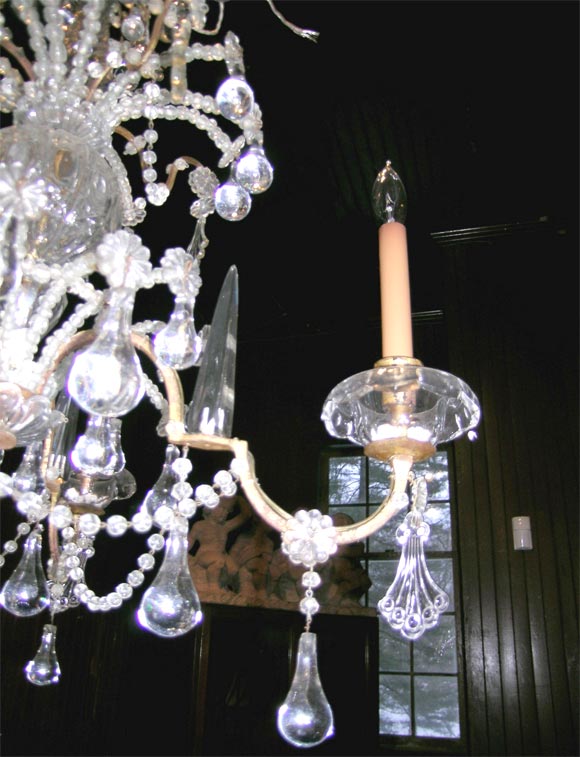 French Crystal Chandelier In Excellent Condition For Sale In Stamford, CT