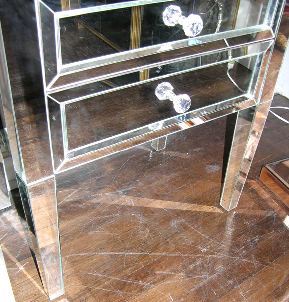 Contemporary Pair of Neoclassical Modern 3-Drawer Beveled Mirrored Nightstands For Sale