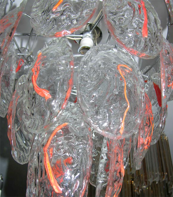 Moderno Lampadario in vetro di Murano anni '70 con striscia rossa in vendita