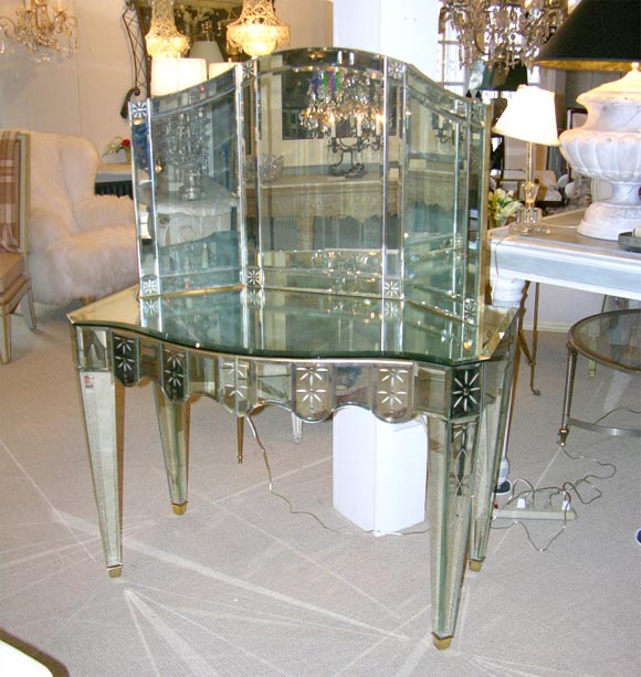 Venetian mirrored 2-Drawer Vanity with Trifold Mirror