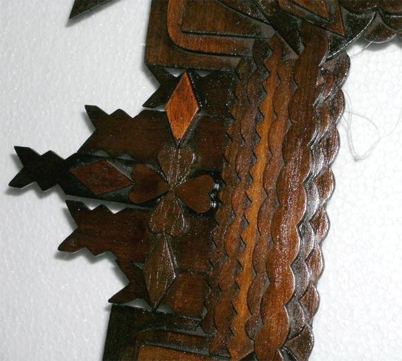 Wood A tramp-art frame