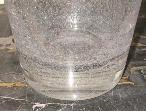 Français Grand vase rare « verre bullé » de Daum, signé