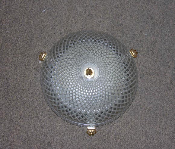 heavily cut French scoop