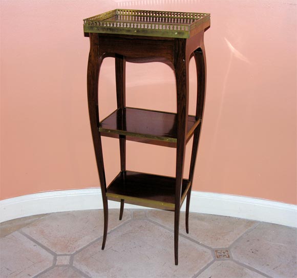 Louis XV Exotic Wood Galleried 3 Tier Table, 18th century