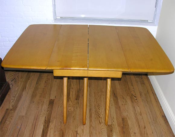 Heywood Wakefield Butterfly Table In Good Condition For Sale In New York, NY