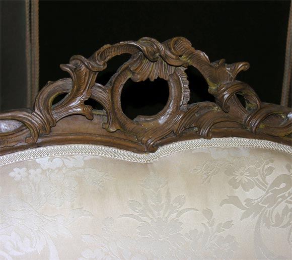 Venetian 18th Century Rococo Walnut  Settee For Sale 1