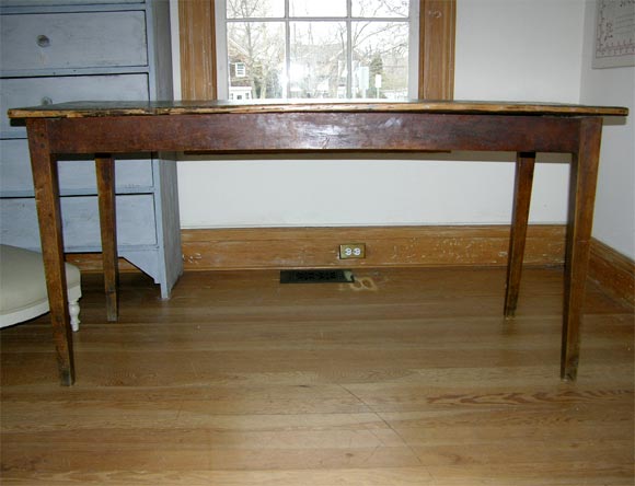 Tintop table with tapered legs
