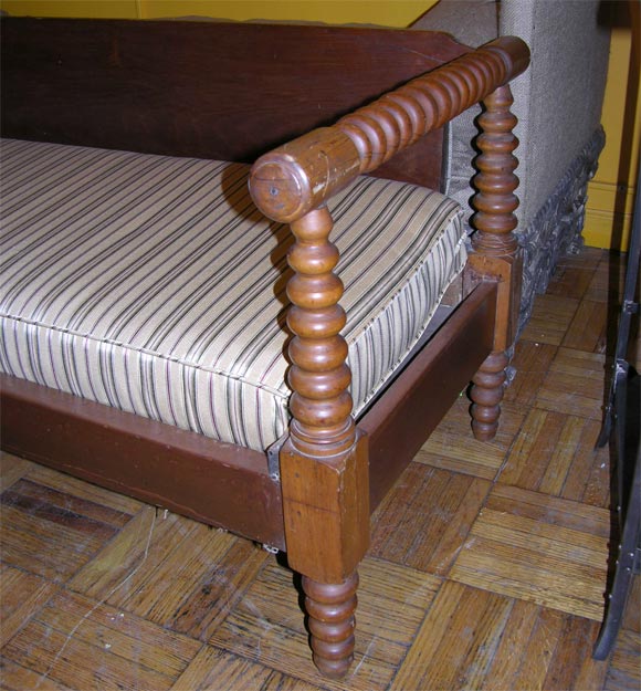 Pine 19th Century American Hired-Hands Bed For Sale