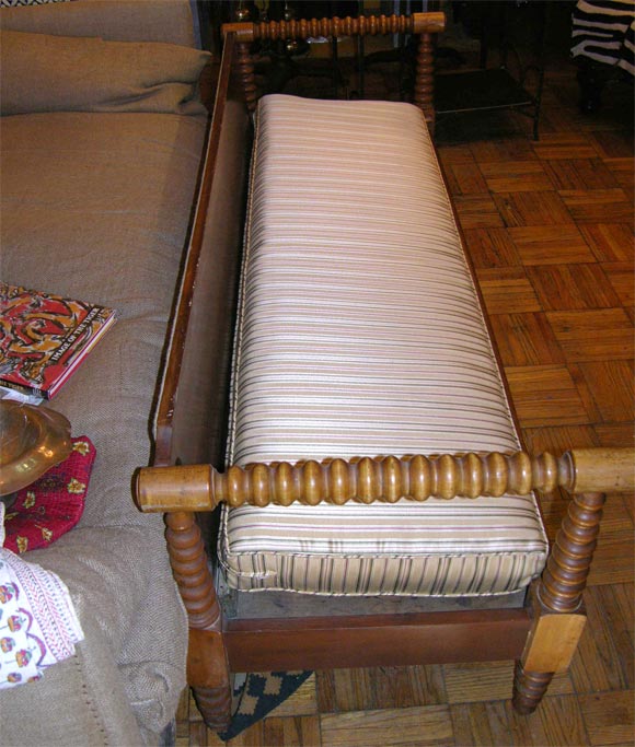 19th Century American Hired-Hands Bed For Sale 1