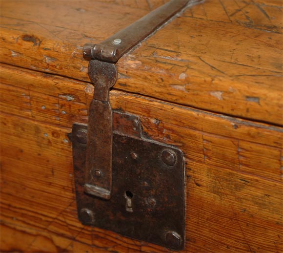 Pine Spanish colonial pine blanket chest For Sale