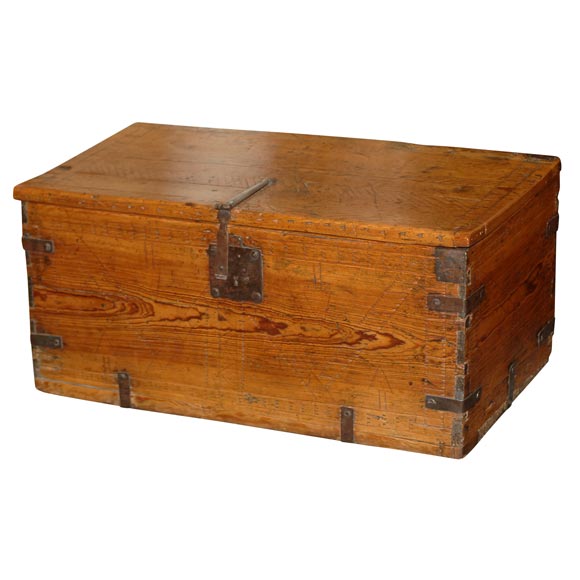 Spanish colonial pine blanket chest For Sale