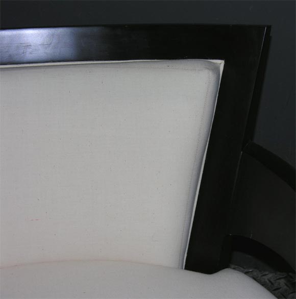 20th Century Black lacquer arm chair in white leather For Sale