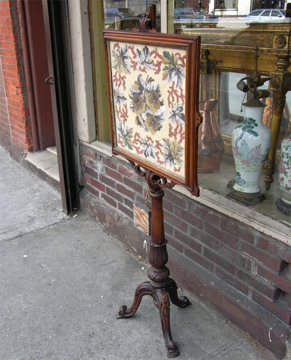 Antique Pole Sceen