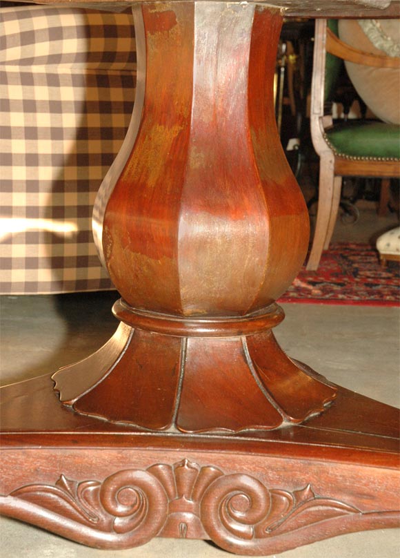 Pedestal drum top table For Sale 1