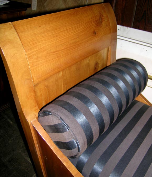 Beidermeier Bench In Excellent Condition In Stamford, CT