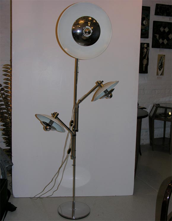 floor lamp with 3 adjustable circle lights