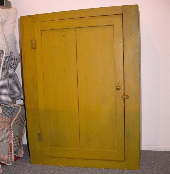 19THC ORIGINAL PAINTED JELLY CUPBOARD GREAT CROME YELLOW PAINT  FOUND IN MARYLAND,  MOST LIKELY PENNA. ORIGIN  CIRCA 1850-1860  DOVETAILED CONSTRUCTION