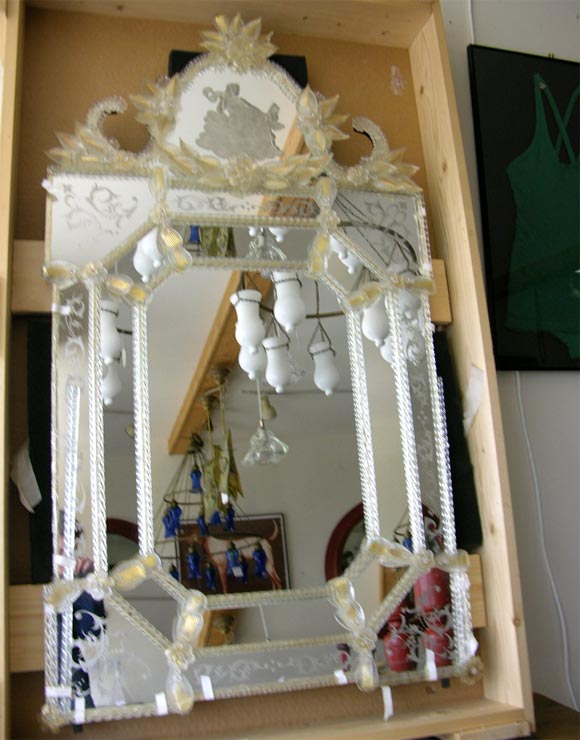 Murano Leaf Decor with Etched Frame Mirror