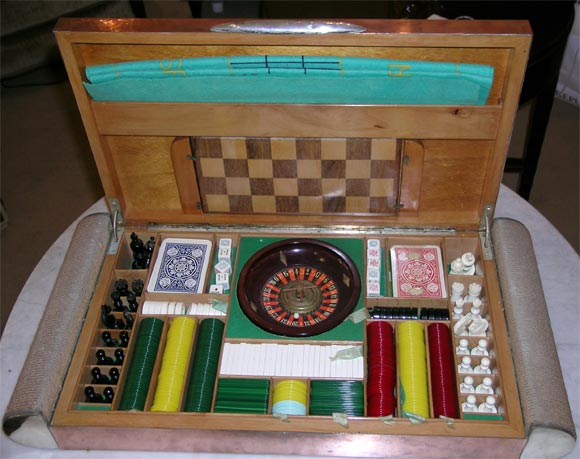 An Exceptional Art Deco Gaming Set 3