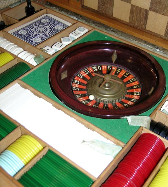 An Exceptional Art Deco Gaming Set 4