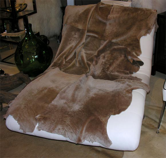 A very sexy shearling throw/rug. Raw edges. Can be made in different colors.
Delivery time, 1-2 weeks.