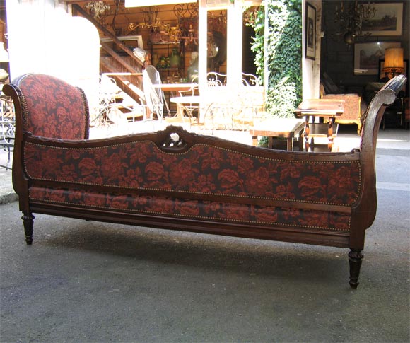 20th Century Louis XVI Style Beech Banquette For Sale