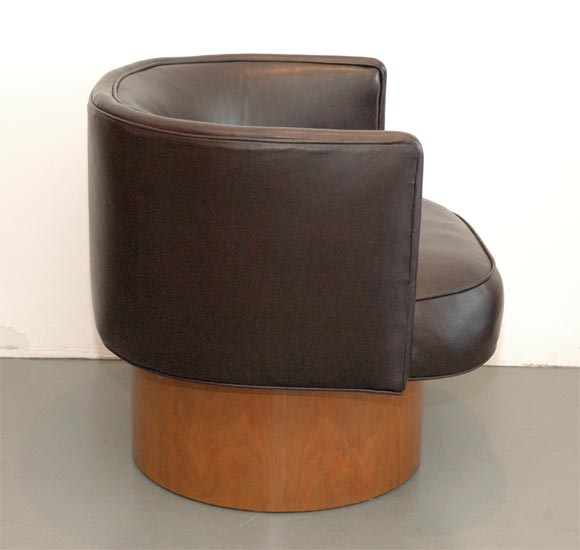 Vladimir Kagan Leather Swivel Chairs 1