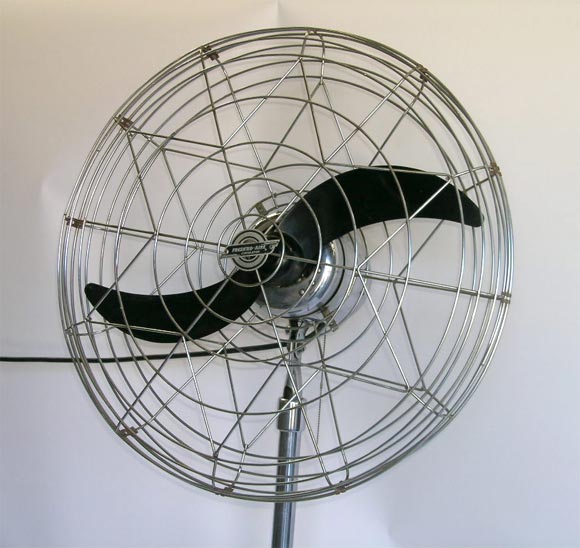 This very powerful electric fan has a pull cord for three speeds,the fan ajusts up down and left and right.