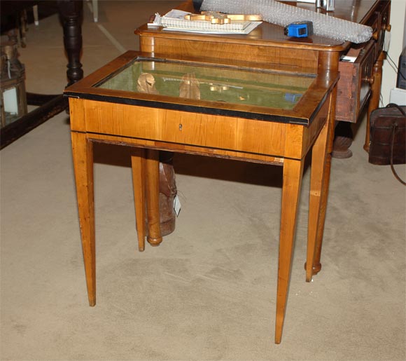 BIEDERMEIER VITRINE