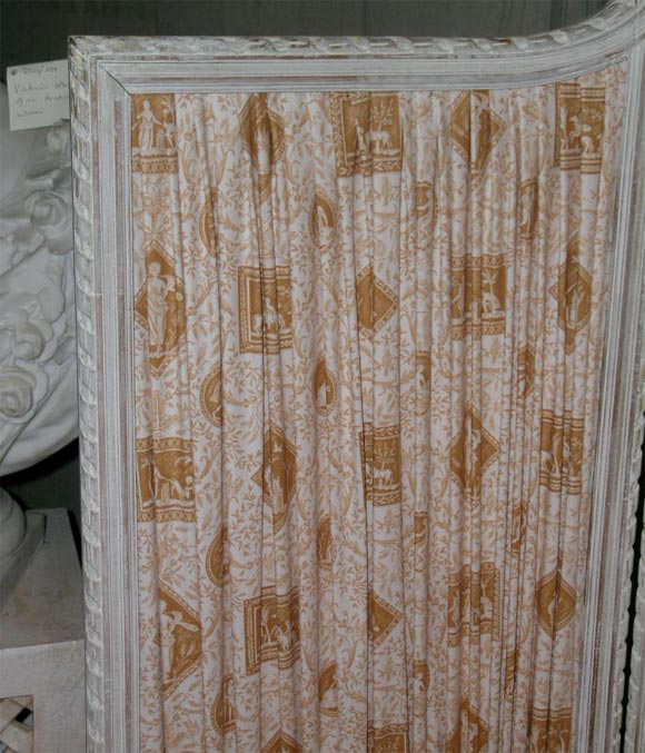 Grey Painted French 3-Part Fabriced Screen In Excellent Condition For Sale In Water Mill, NY