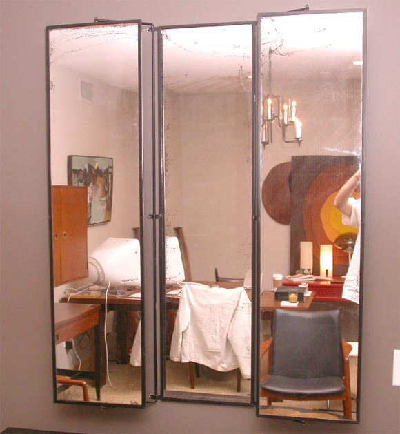 Articulating Three-Panel Mirror