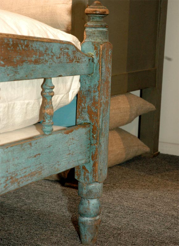 19THC ORIGINAL  POWDOR BLUE PAINTED SPINDLE  BED 1